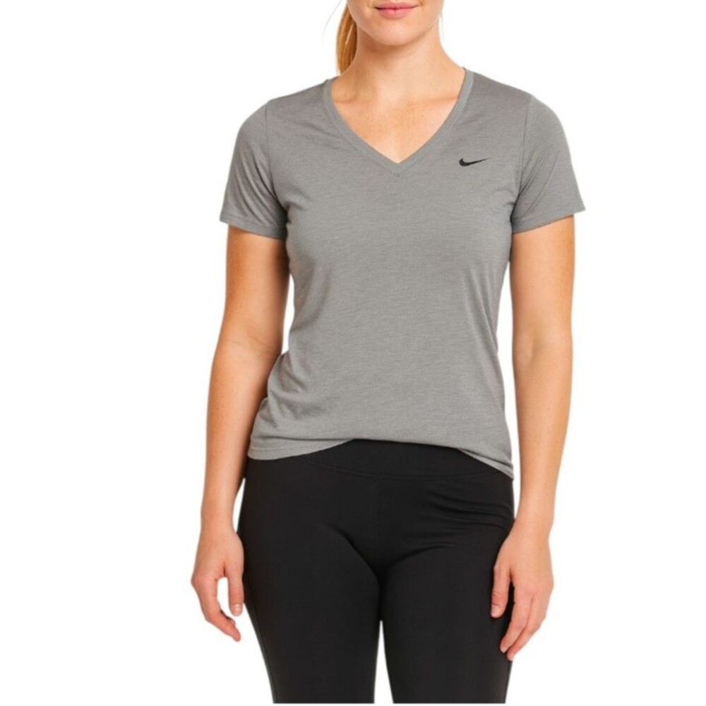 Nike Women’s Dri-FIT Striped Athletic Tee in Gray | Size Medium